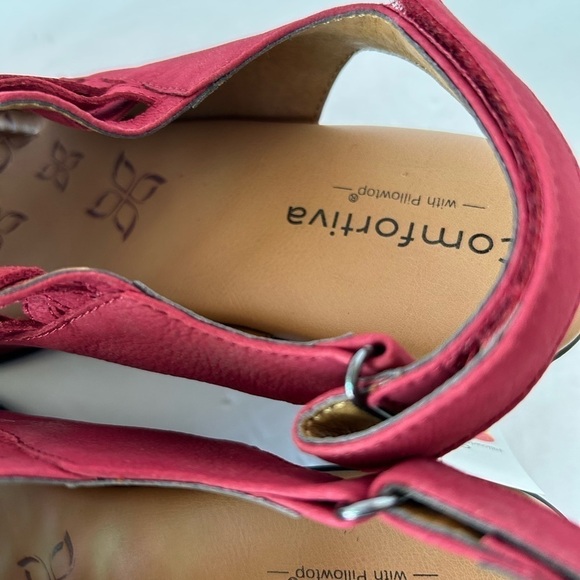 Comfortiva NIB Red Leather Peep Toe sling back - Picture 5 of 10